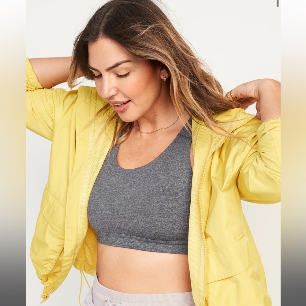 Old Navy PowerPress Medium Support Strappy Sports Bra
